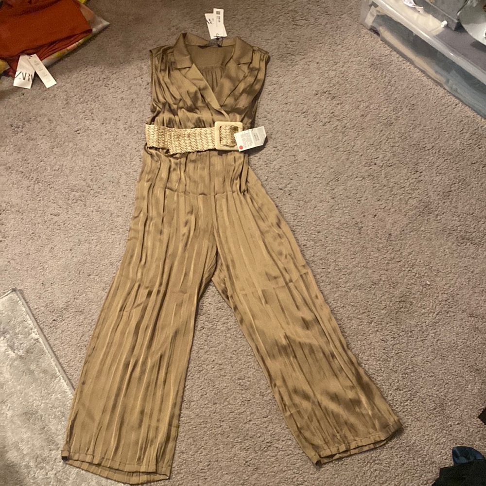 Sleeveless Gold Pleated Jumpsuit with Waist Belt